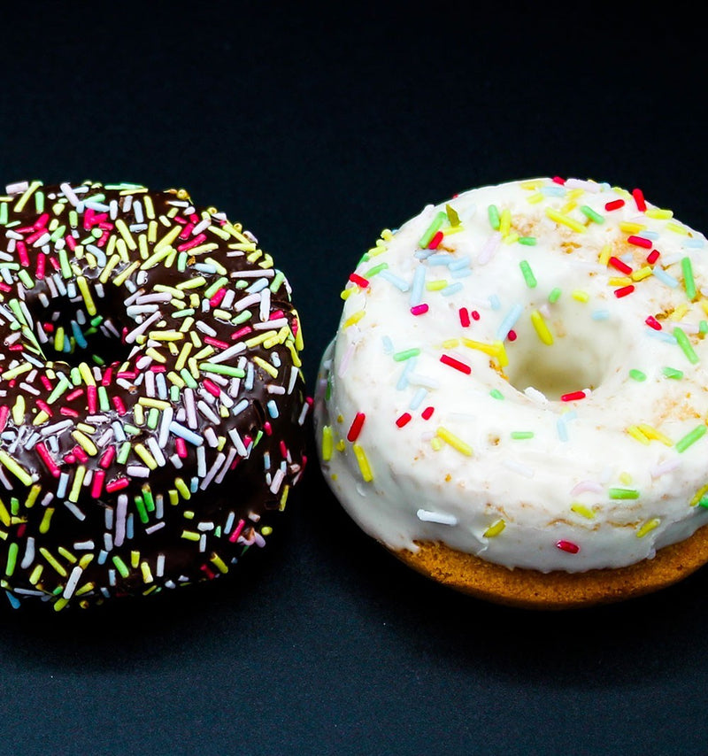 CUORENERO DONUTS ALLA VANIGLIA 3PZ - Europa & Resto del Mondo, Europa & Resto del Mondo / Dolci dal mondo, Italia, San Valentino, Tutto il cibo, Tutto il cibo / Dolci golosi - cuorenero-donuts-alla-vaniglia-3pz - EATinerando.net